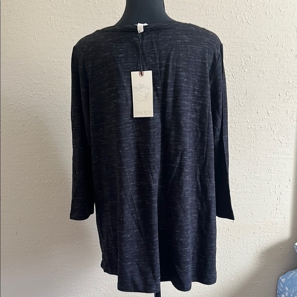 Women's Plus Size Black three-quarter sleeve Top - Picture 5 of 7